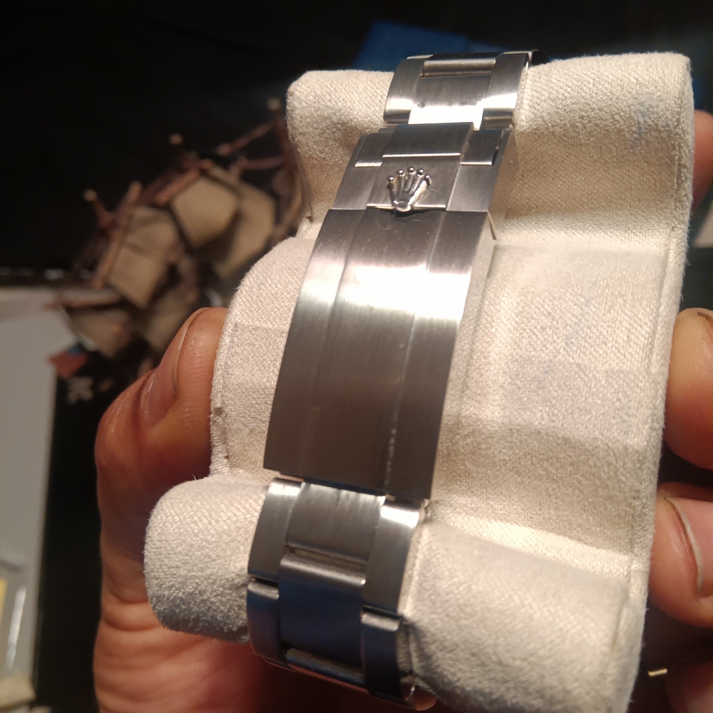 Silver and white Stainless Steel explorer Watch with box - Picture 6 of 8